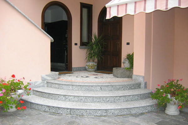 Serizzo Bocciardato 600